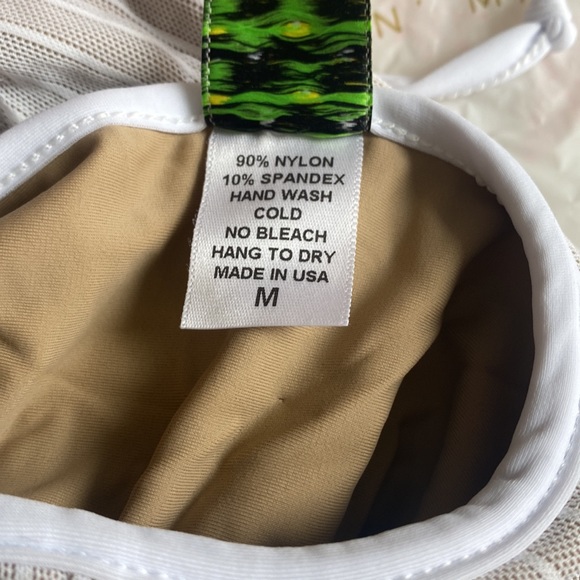 NWOT Kortni Jeane tied up top. White stripe with nude color layer. Size M - Picture 5 of 5